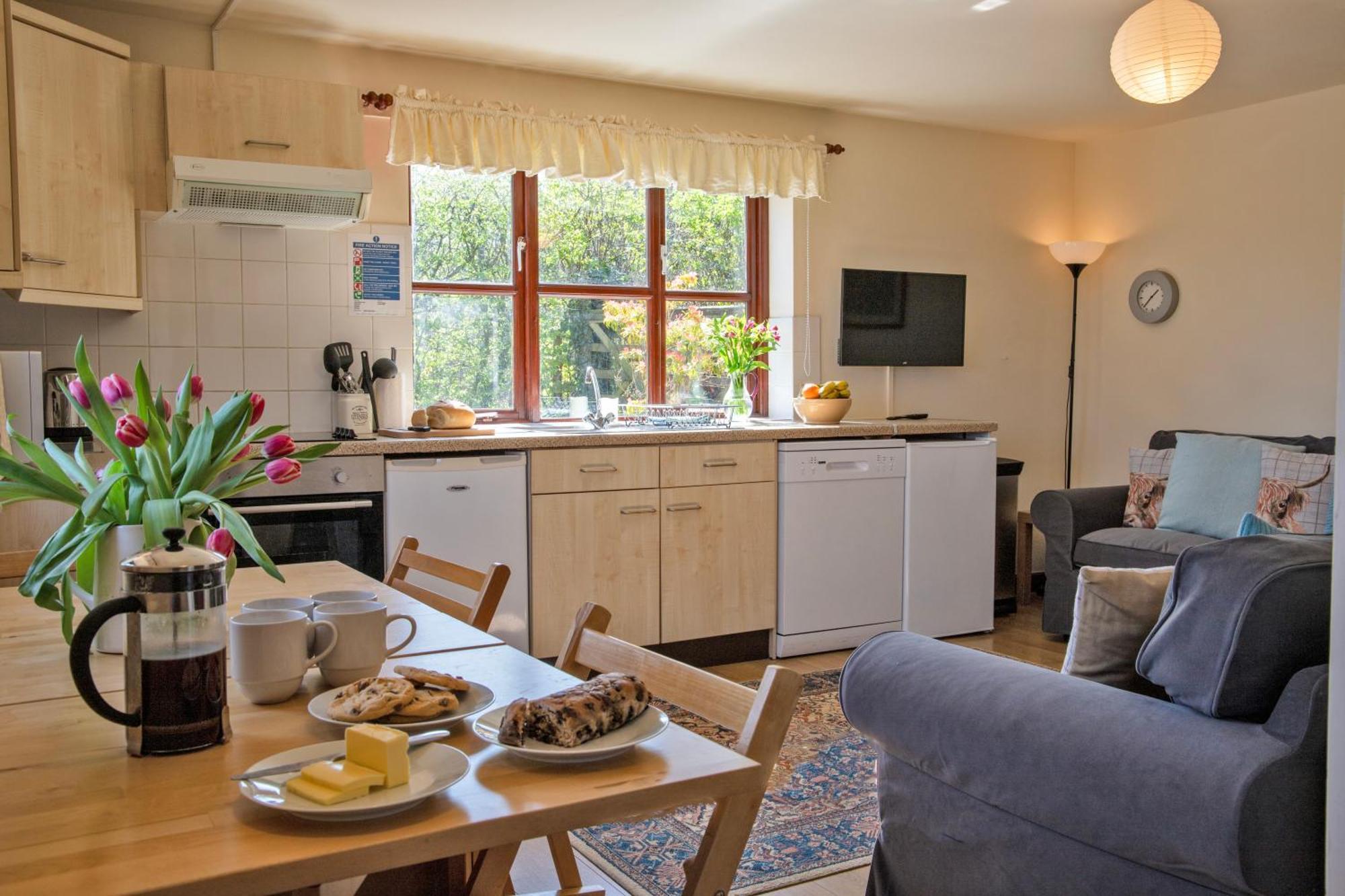 Charlie'S Cottage With Alpacas And 7Mins Drive To Alton Towers Denstone Exterior photo